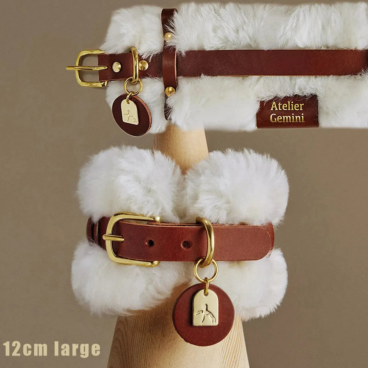 Collier chien en cuir et laine mouton personnalisée
