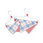 Deux tailles disponibles pour le bandana pour chien bleu blanc rouge
