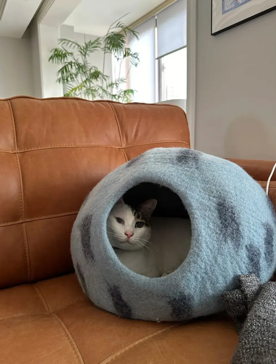 Niche Chat Feutre Laine Fait Main - Grotte Bleue Planète