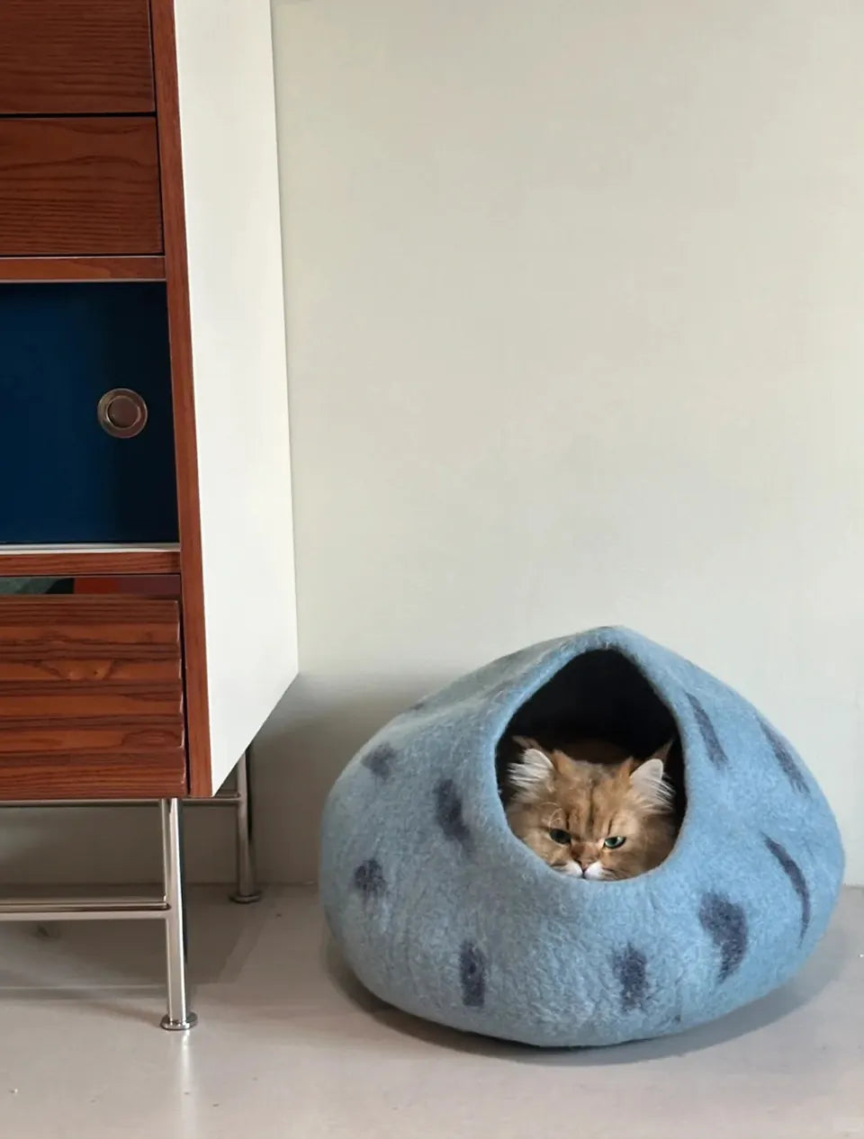 Niche Chat Feutre Laine Fait Main - Grotte Bleue Planète