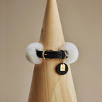 Collier chien noir en laine et cuir vue de face