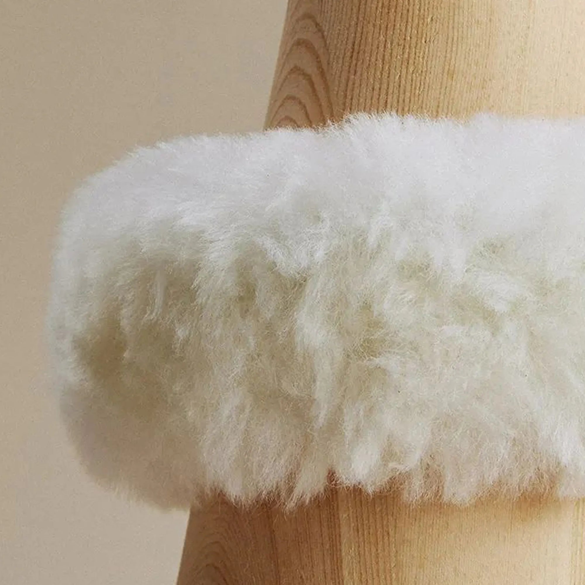 pelucheuse du collier en cuir luxe